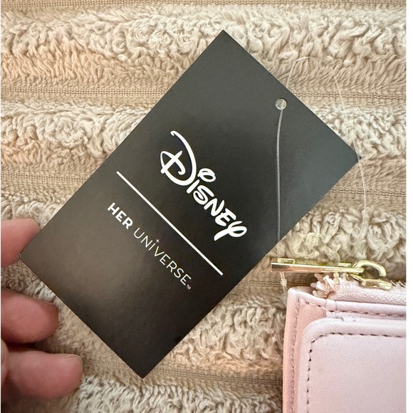 Disney Her Universe Aristocats 55th Anniversary Marie Pink Bifold Wallet NWT - Picture 3 of 4